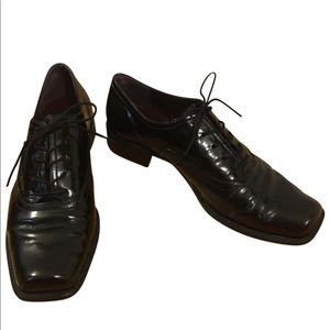 7.5M Black Stuart Weitzman Oxford Shoe
